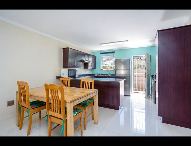 3 BEDROOM HOUSE RENTED IN PLUMSTEAD